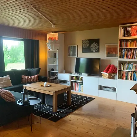 Villa Kotoisa Talo Pirkkalassa